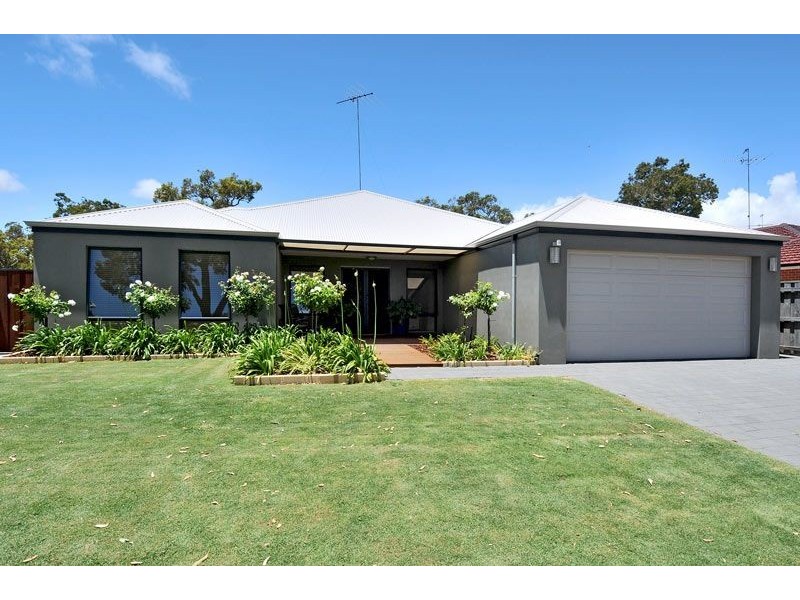 8 Arabian Drive, Coodanup WA 6210