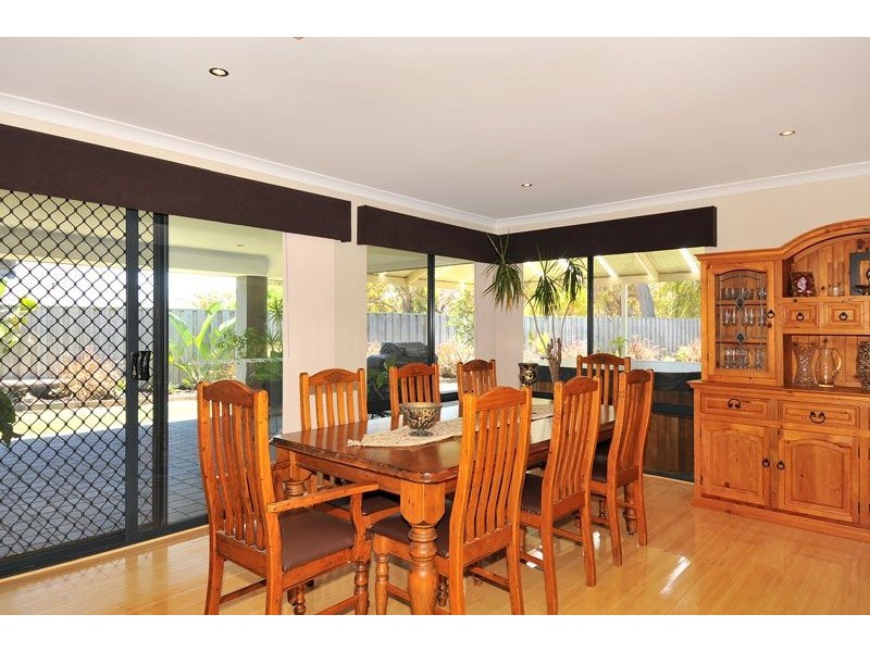 8 Arabian Drive, Coodanup WA 6210