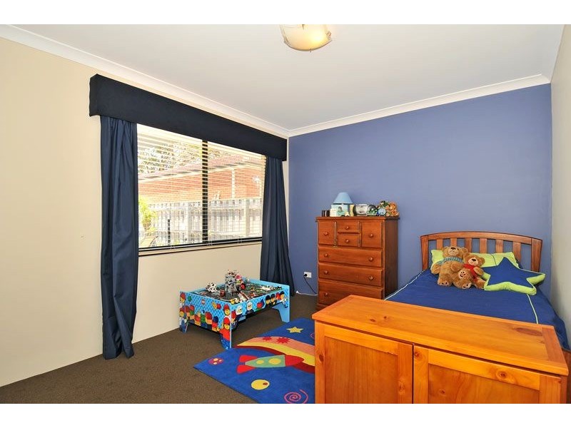 8 Arabian Drive, Coodanup WA 6210