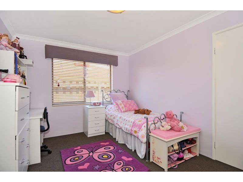 8 Arabian Drive, Coodanup WA 6210