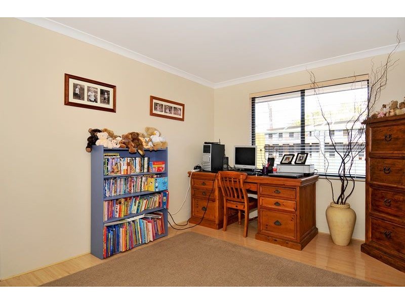 8 Arabian Drive, Coodanup WA 6210