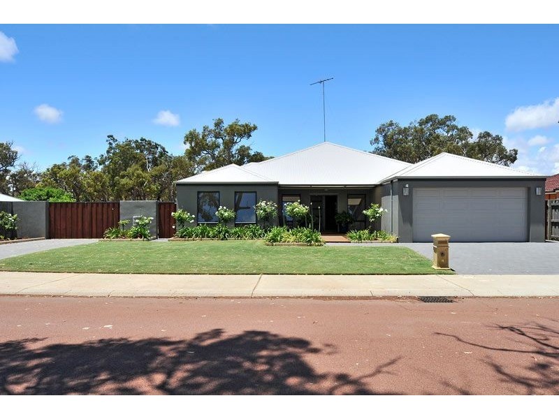 8 Arabian Drive, Coodanup WA 6210