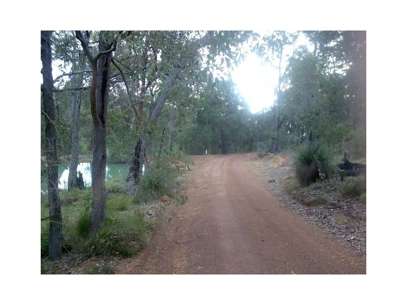 L2,3&8/672 Tallathalla Road, Waroona WA 6215