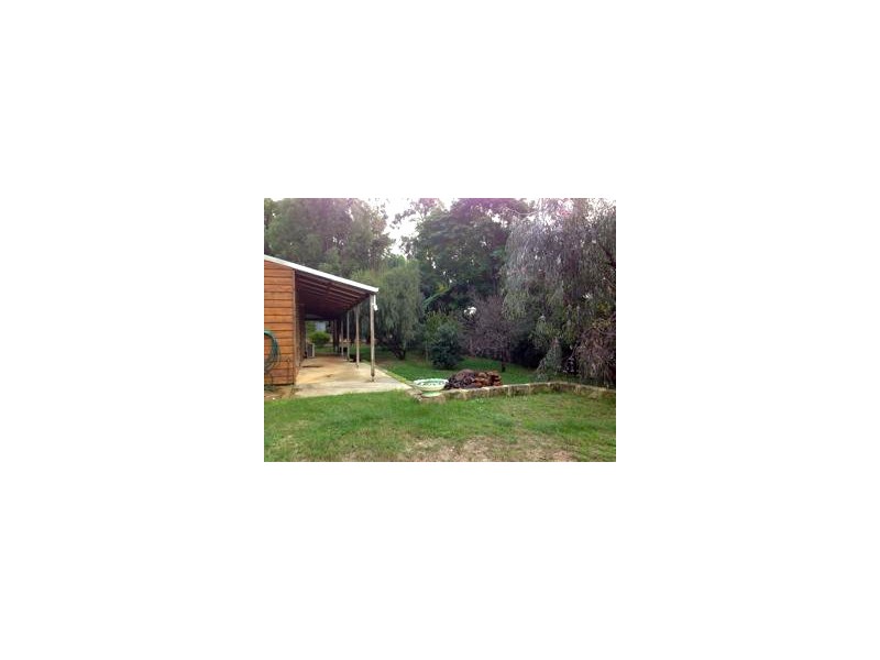 8 Sollya Crescent, Dwellingup WA 6213