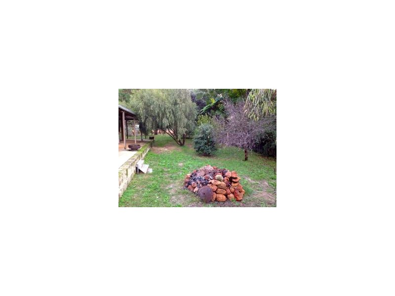 8 Sollya Crescent, Dwellingup WA 6213