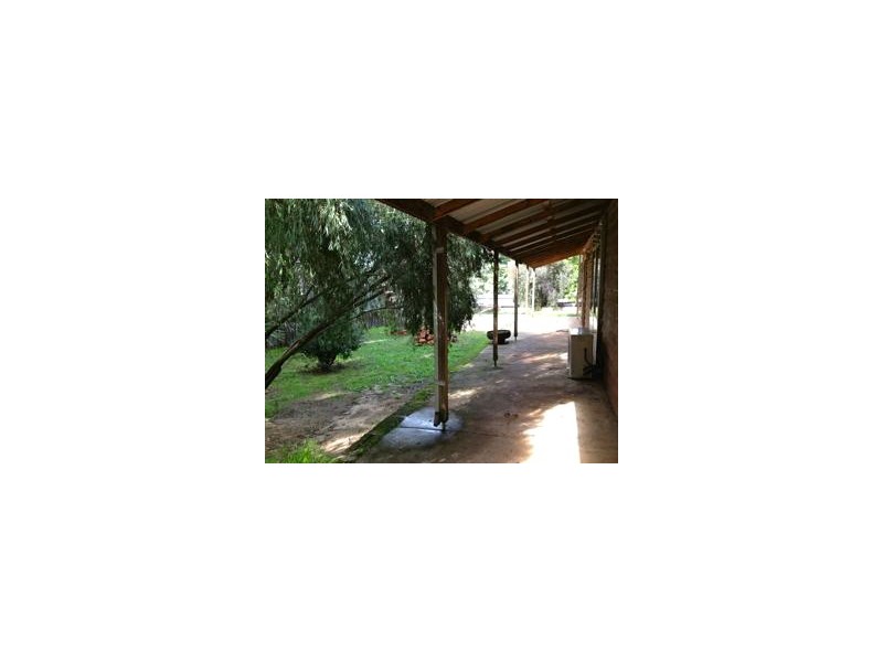 8 Sollya Crescent, Dwellingup WA 6213