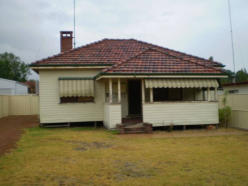 17 Thatcher Street, Waroona WA 6215