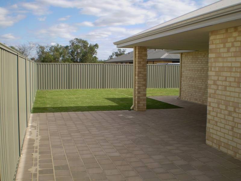 128 Countess Circle, South Yunderup WA 6208