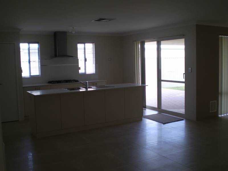 128 Countess Circle, South Yunderup WA 6208