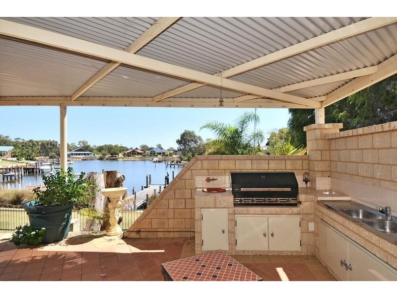 14 Sunland Avenue, South Yunderup WA 6208