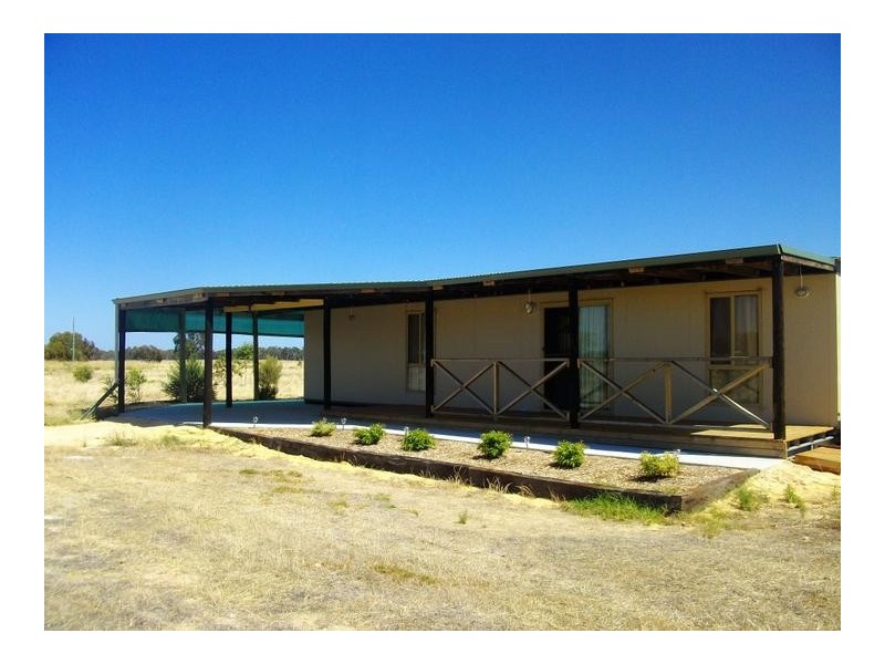 293 Berry Road, Waroona WA 6215