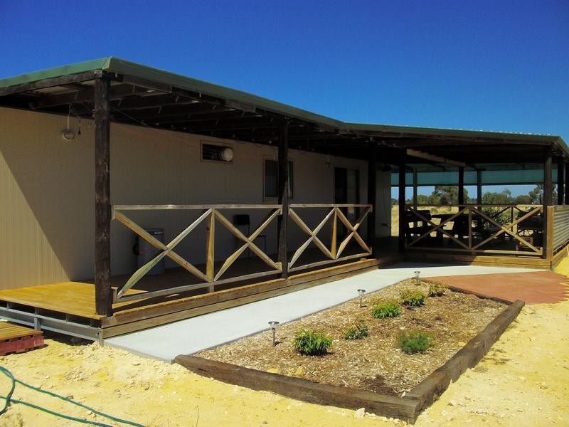 293 Berry Road, Waroona WA 6215