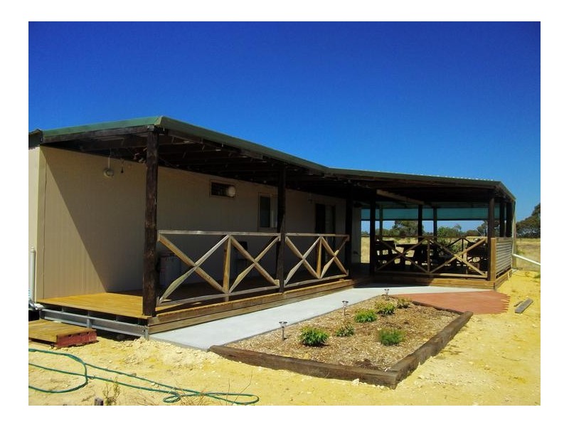293 Berry Road, Waroona WA 6215