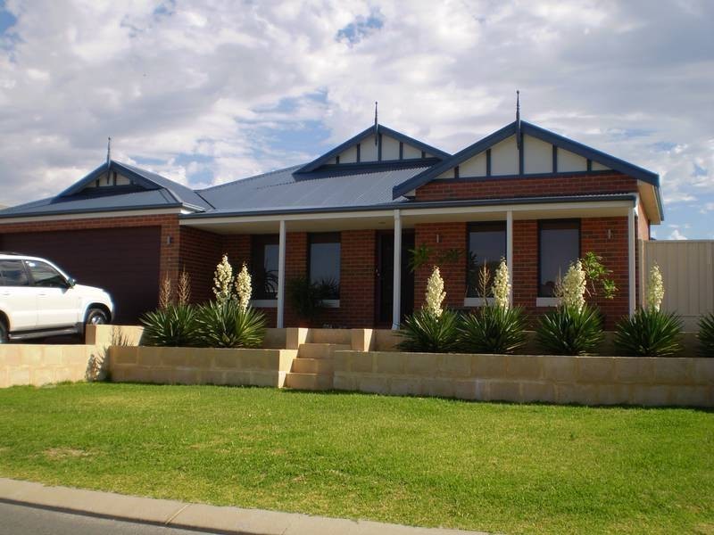 4 Hamlet Pass, Pinjarra WA 6208