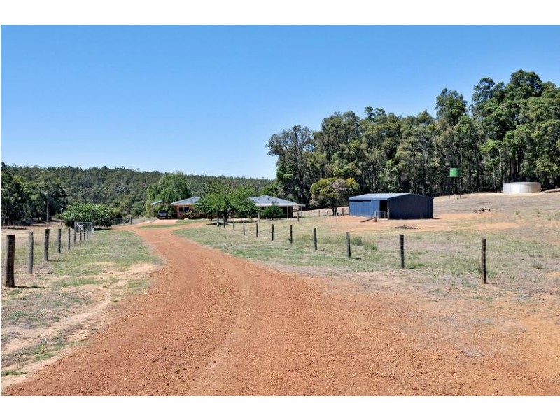 40 River Road, Dwellingup WA 6213