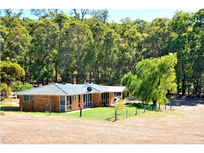 40 River Road, Dwellingup WA 6213