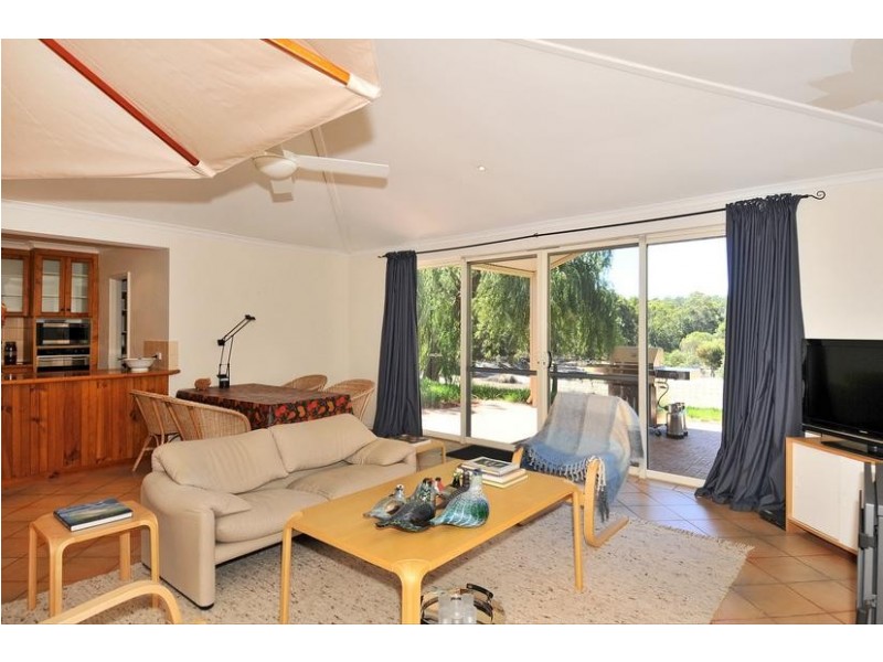 40 River Road, Dwellingup WA 6213