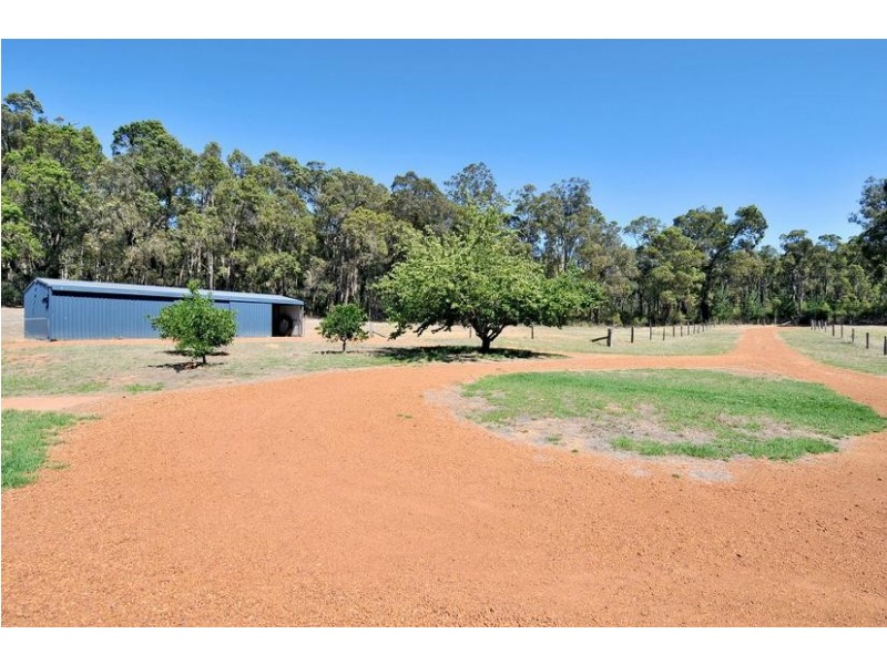 40 River Road, Dwellingup WA 6213
