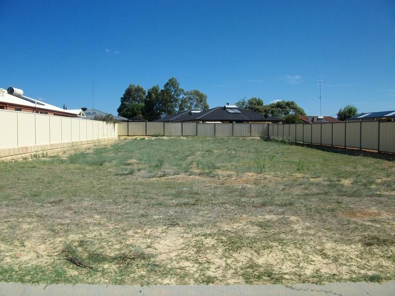 11 Elliott Street, Waroona WA 6215