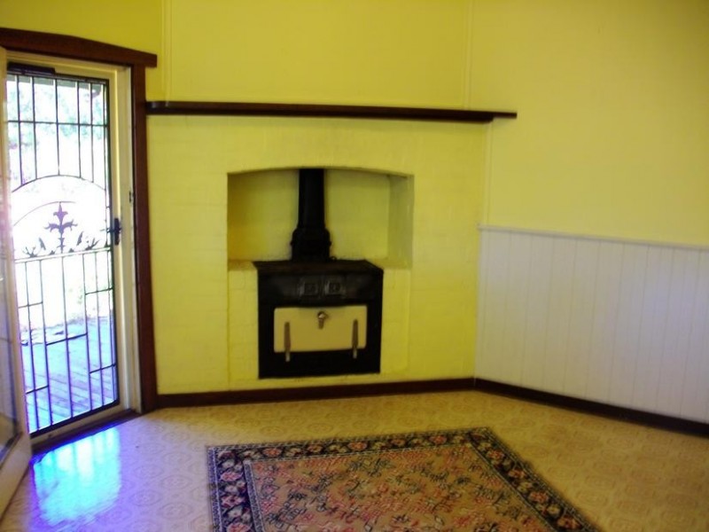 10 Thatcher Street, Waroona WA 6215