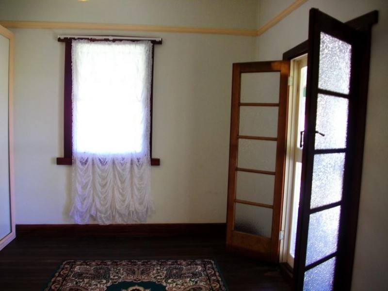 10 Thatcher Street, Waroona WA 6215