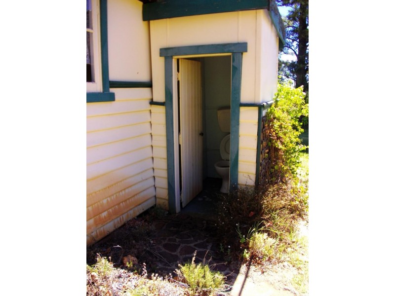 10 Thatcher Street, Waroona WA 6215