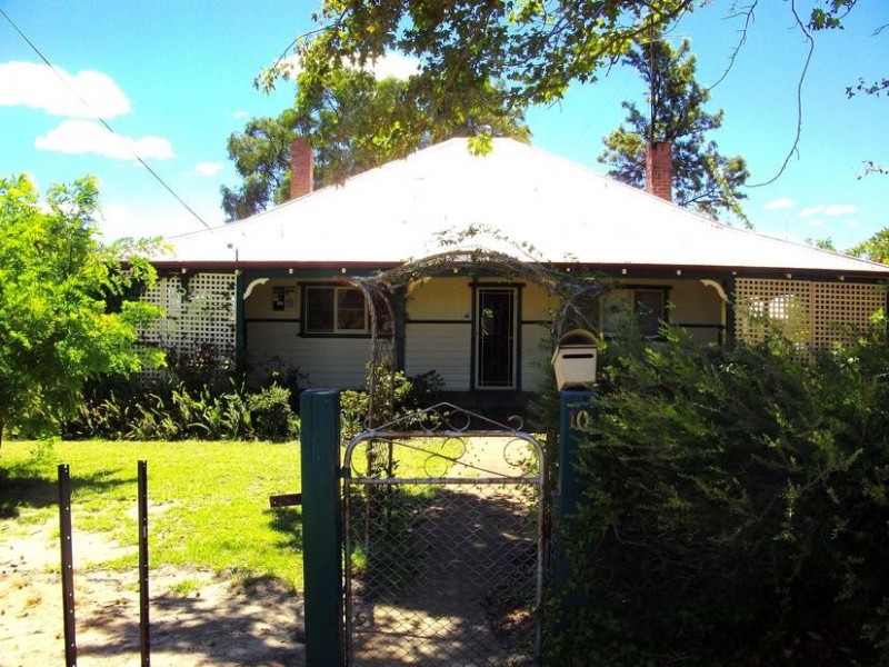 10 Thatcher Street, Waroona WA 6215