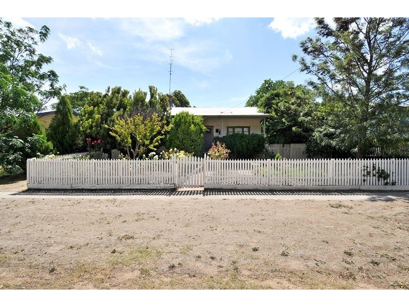 19 Marginata Crescent, Dwellingup WA 6213