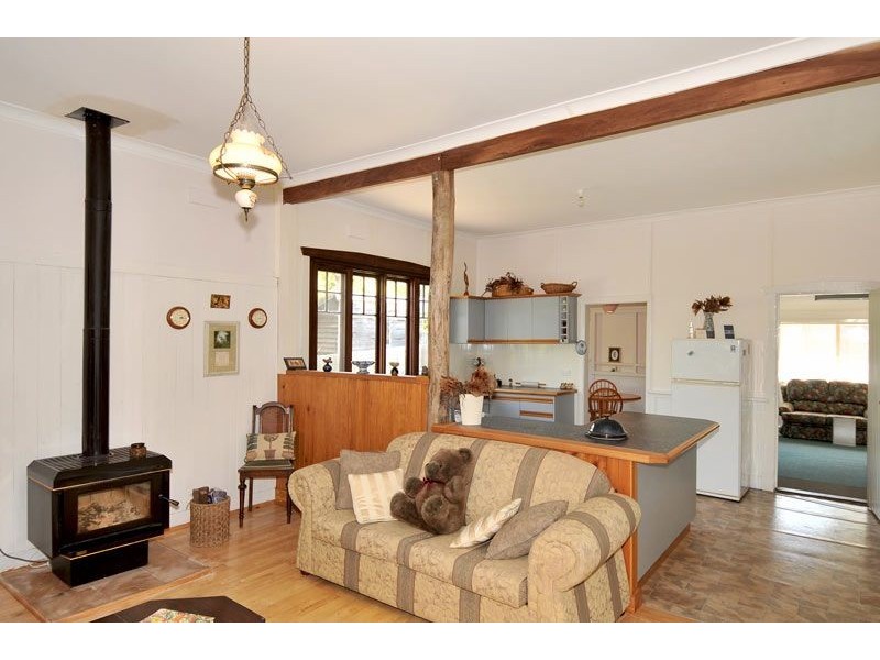 19 Marginata Crescent, Dwellingup WA 6213