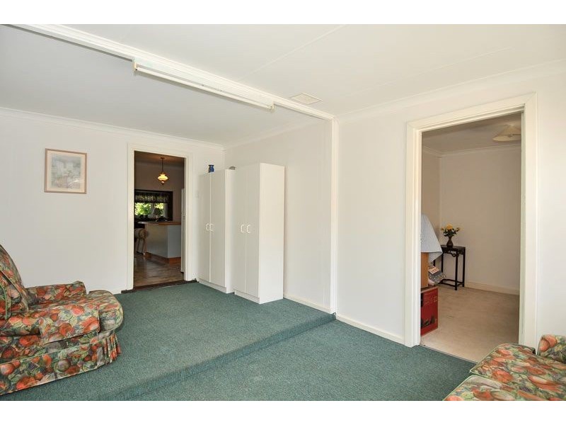 19 Marginata Crescent, Dwellingup WA 6213