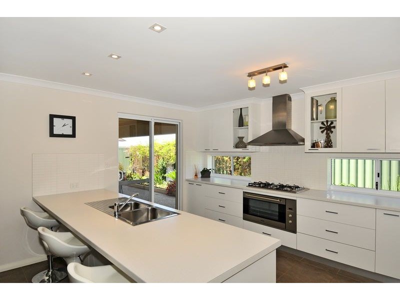 4 Cooeyup close, Ravenswood WA 6208