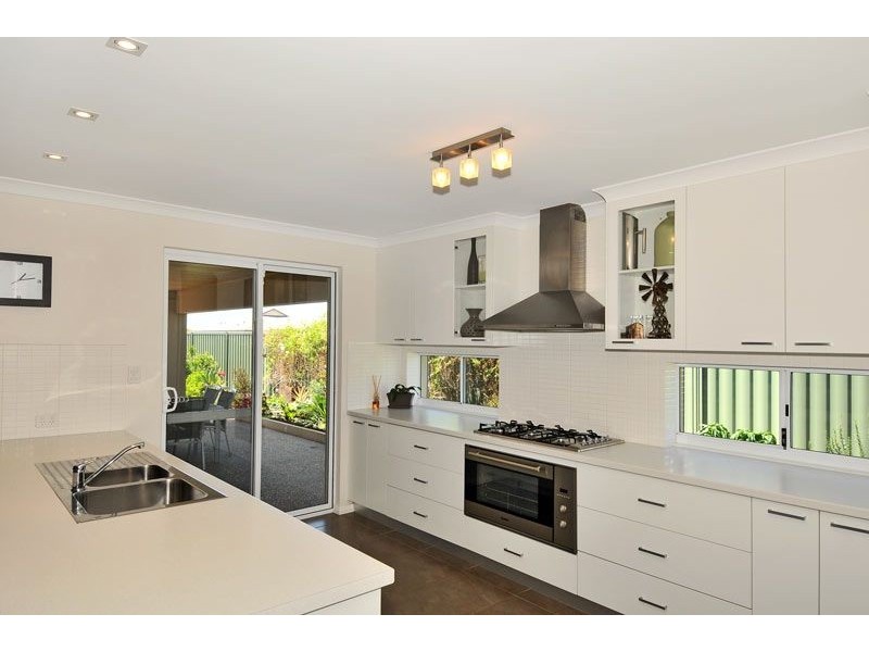 4 Cooeyup close, Ravenswood WA 6208
