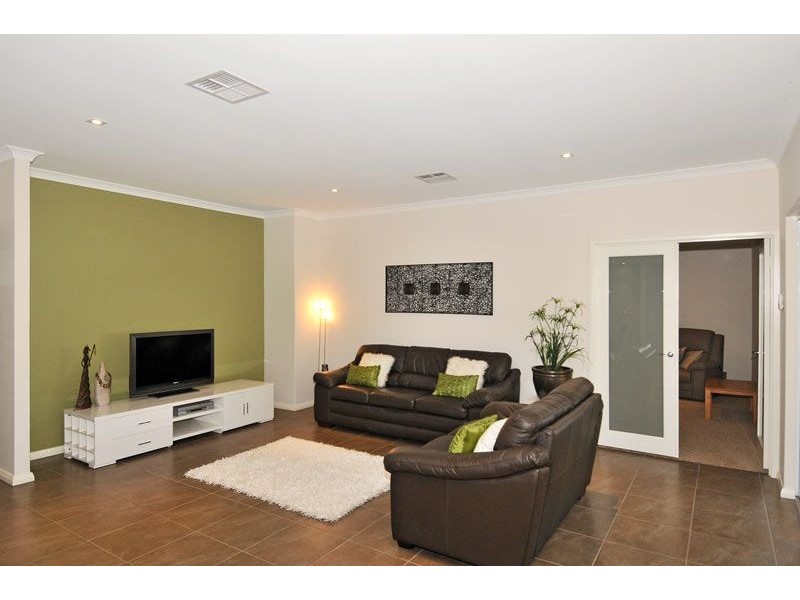 4 Cooeyup close, Ravenswood WA 6208