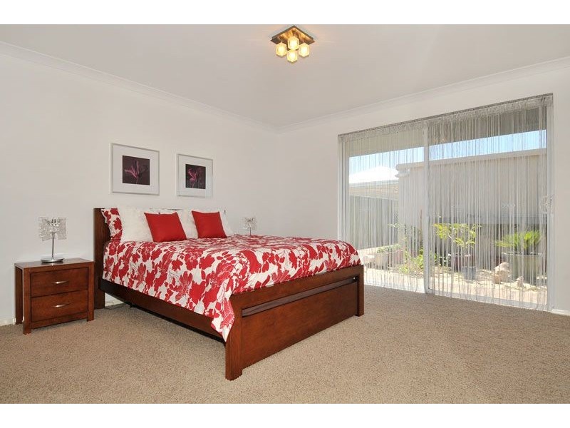 4 Cooeyup close, Ravenswood WA 6208