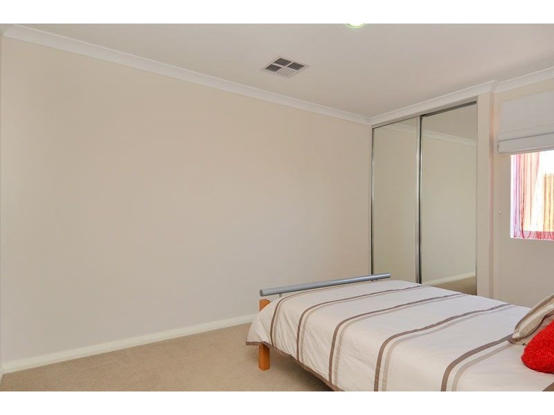 4 Cooeyup close, Ravenswood WA 6208