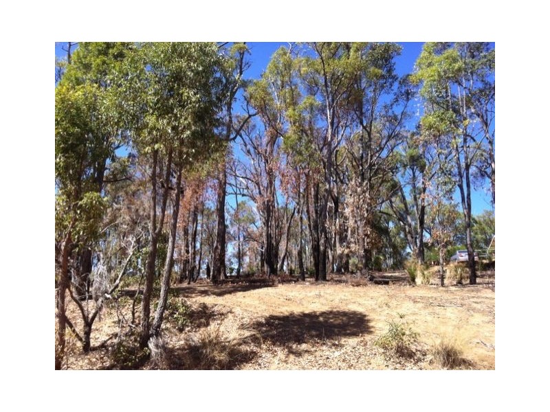 33 Lyons Road, Waroona WA 6215