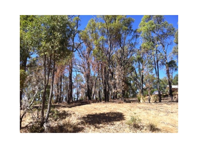 33 Lyons Road, Waroona WA 6215