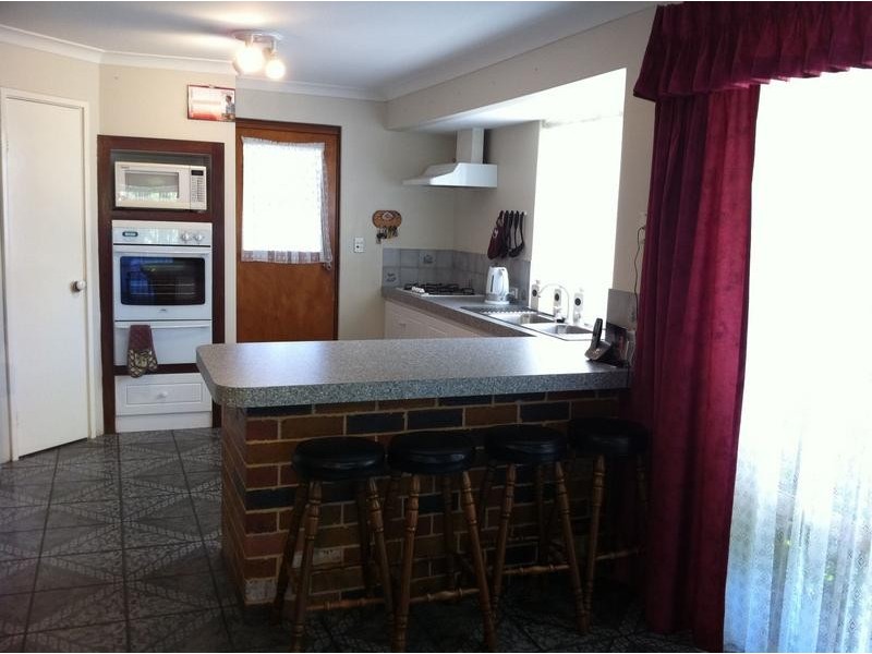 11 Walmsley Street, Waroona WA 6215