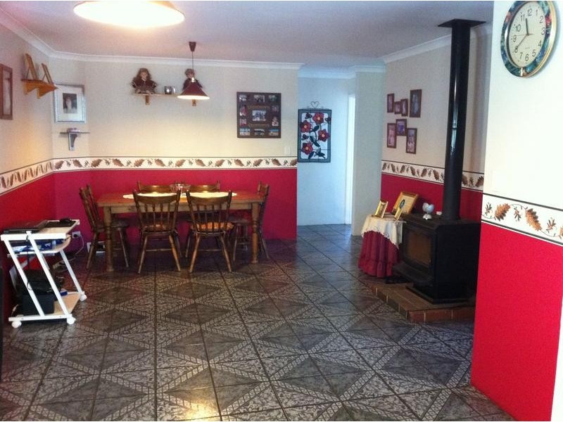 11 Walmsley Street, Waroona WA 6215