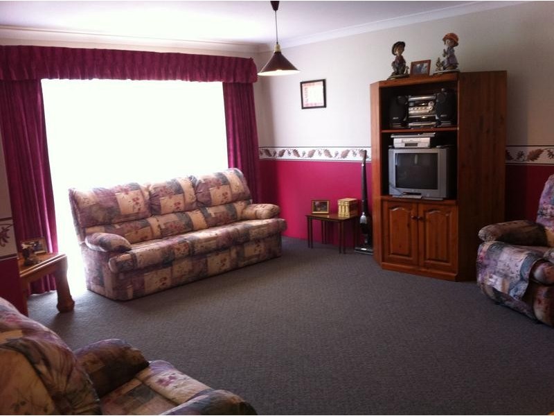 11 Walmsley Street, Waroona WA 6215