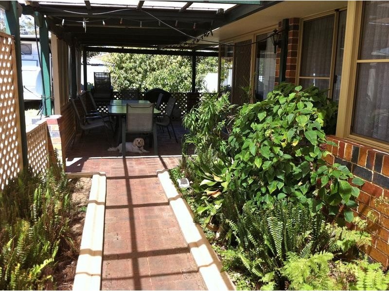 11 Walmsley Street, Waroona WA 6215