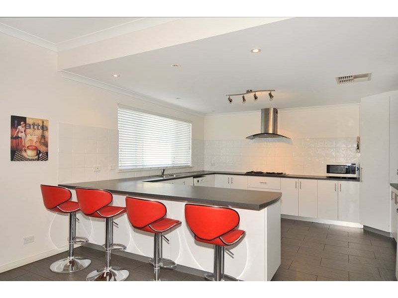 4 Woodstock Turn, Ravenswood WA 6208