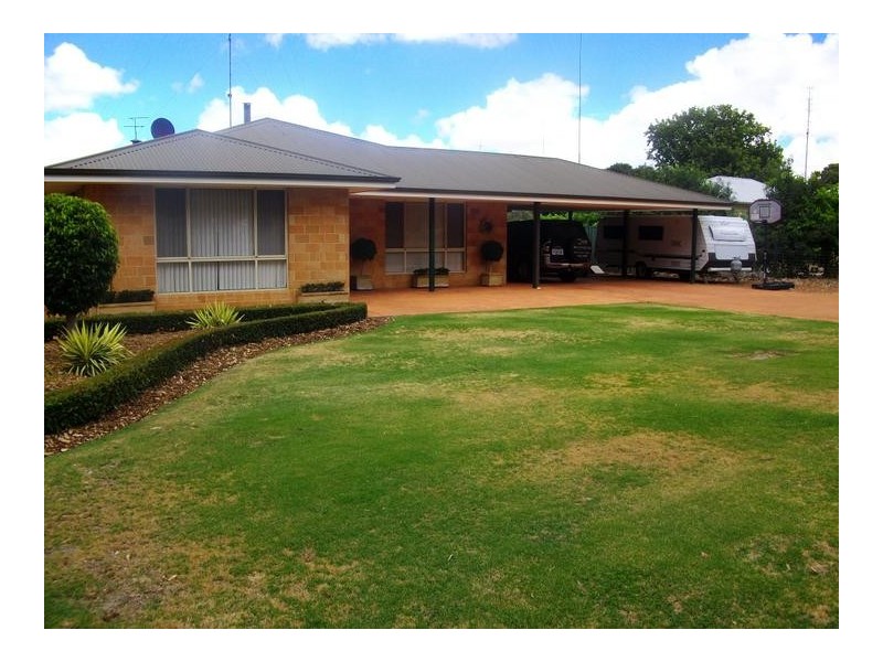 67 Recreation Road, Waroona WA 6215