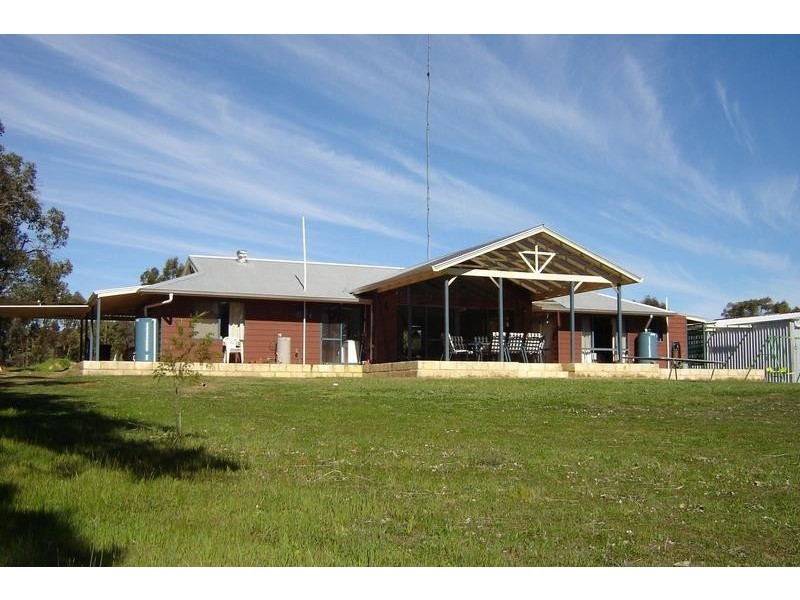 2 River Road, Boddington WA 6390