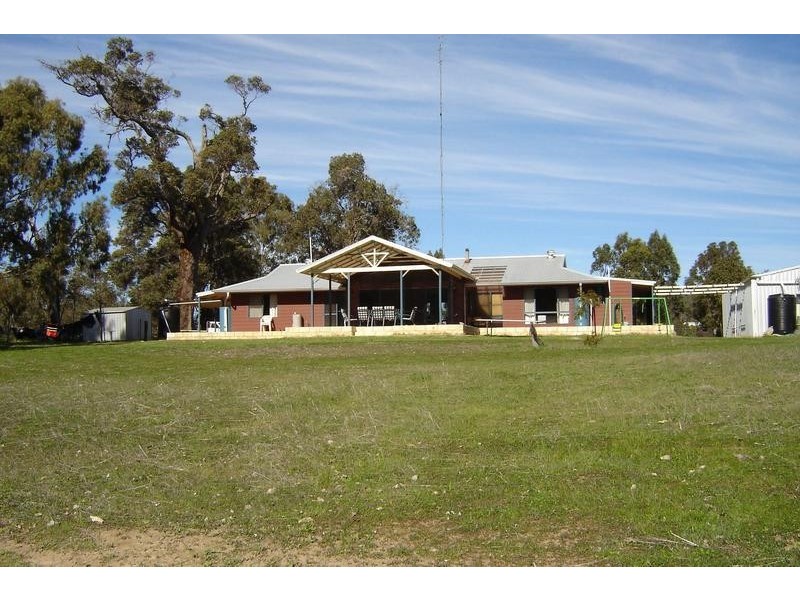 2 River Road, Boddington WA 6390