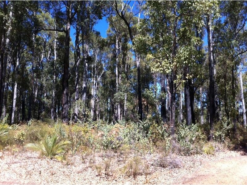 16 Begonia Court, Dwellingup WA 6213