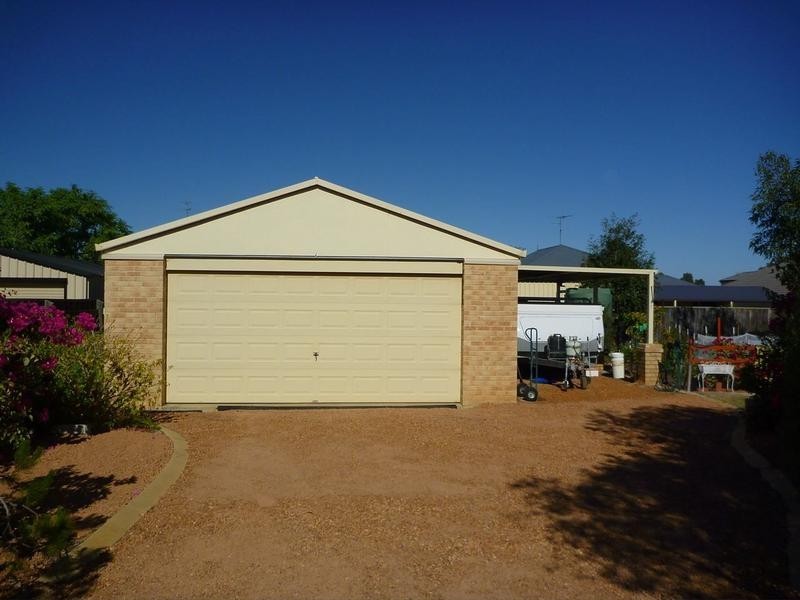 19 Country Road, Pinjarra WA 6208