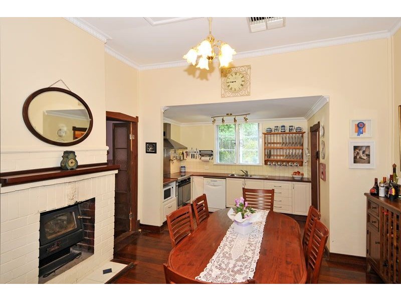 11 Banksiadale Road, Dwellingup WA 6213