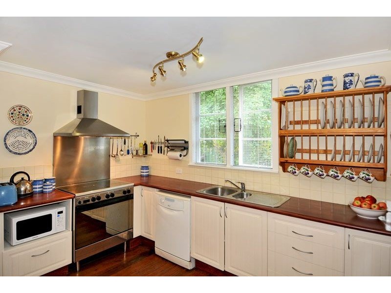 11 Banksiadale Road, Dwellingup WA 6213