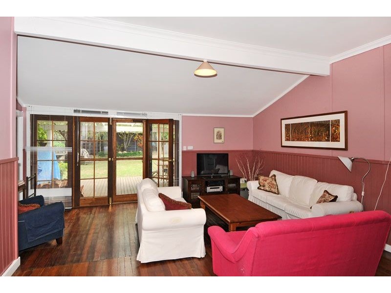 11 Banksiadale Road, Dwellingup WA 6213